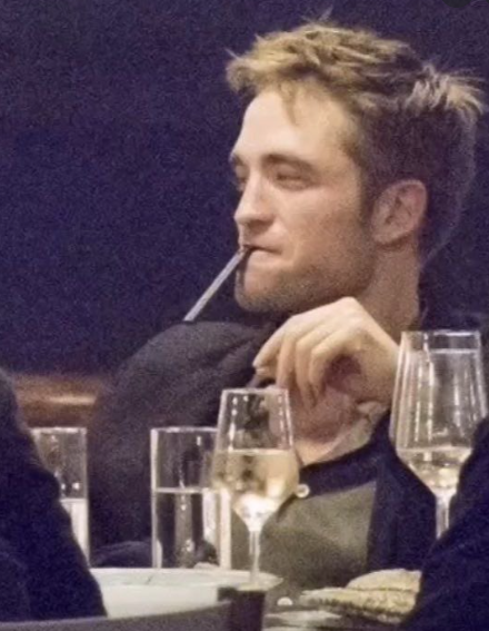 10 Celebrities That Vape (Inc. Tom Hardy & Johnny Depp)