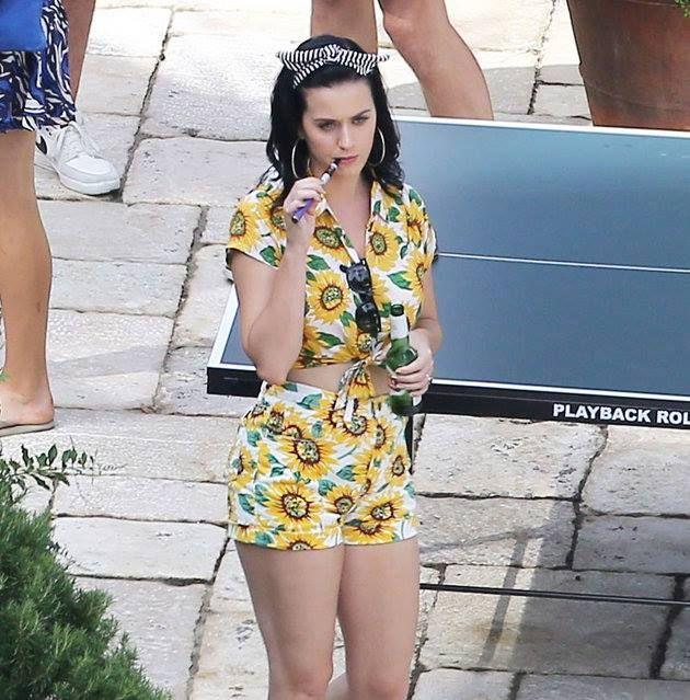 10 Celebrities That Vape (Inc. Tom Hardy & Johnny Depp)